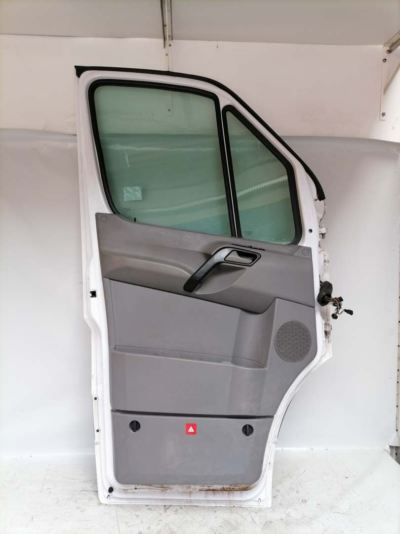 Mercedes Sprinter 906 original T&uuml;r vorn links Wei&szlig; Rohbau Bj.2010